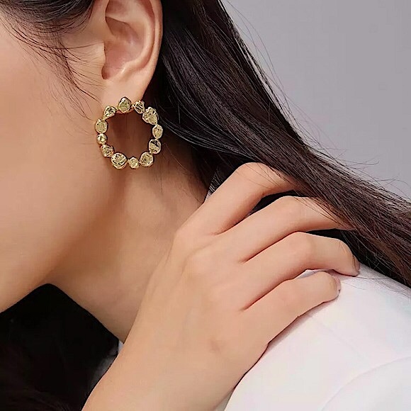 ⚜️[𝟯/$𝟭𝟴]⚜️Big Gold Round 925 Post Earrings NEW - Picture 3 of 4